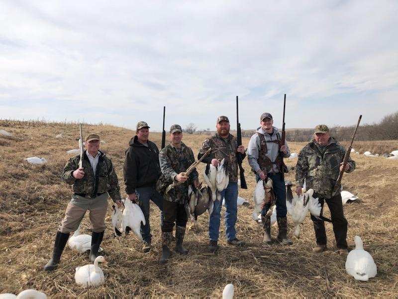Squaw Creek Hunt Club - Guide Service - Guided Duck Hunts in Northwest Missouri - 855-473-2875